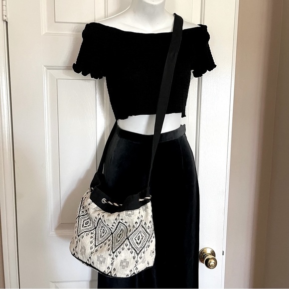 Crossbody Black White Fabric Bucket Boho Style Tote Bag Purse - Picture 3 of 7